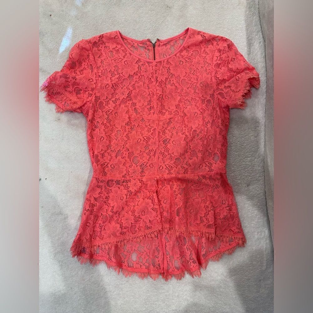 BCBG MAXAZRIA SIZE S WOMENS LACE TOP PEACH
